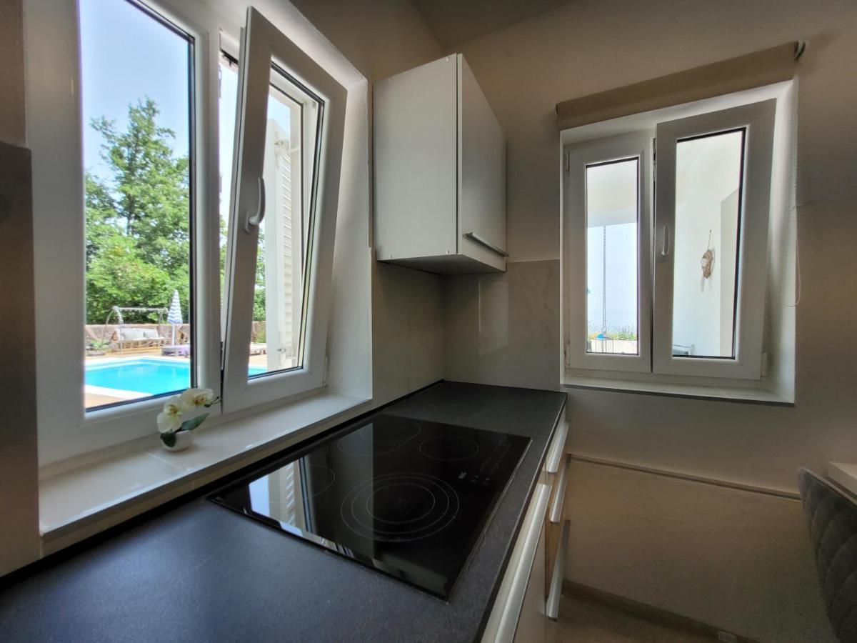 Ferienwohnung Mit Pool Kroatien Mit Meerblick Und Pool Lovran Exteriér fotografie