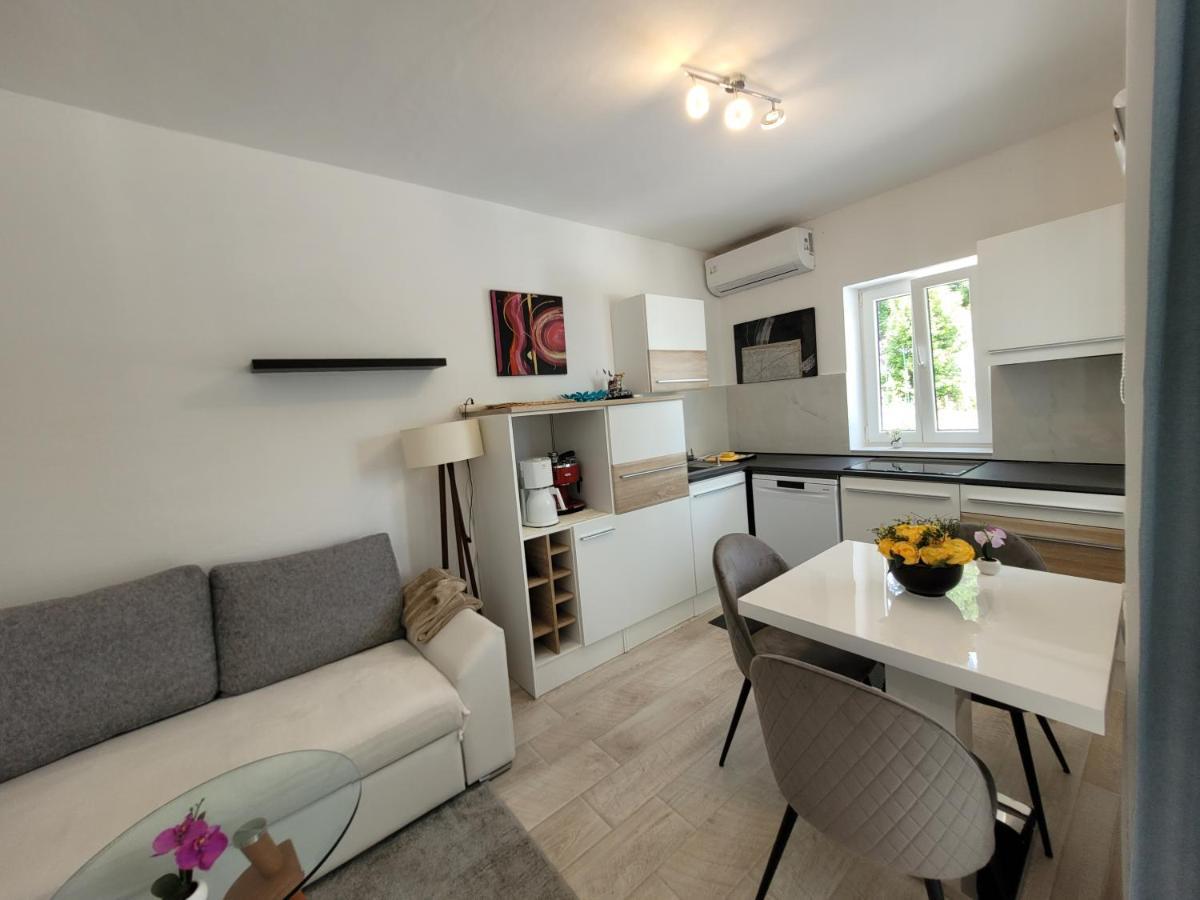 Ferienwohnung Mit Pool Kroatien Mit Meerblick Und Pool Lovran Exteriér fotografie