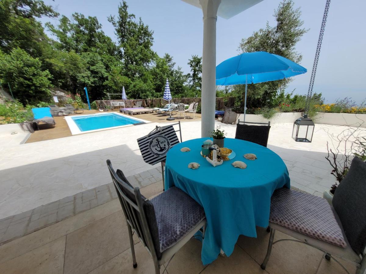 Ferienwohnung Mit Pool Kroatien Mit Meerblick Und Pool Lovran Exteriér fotografie